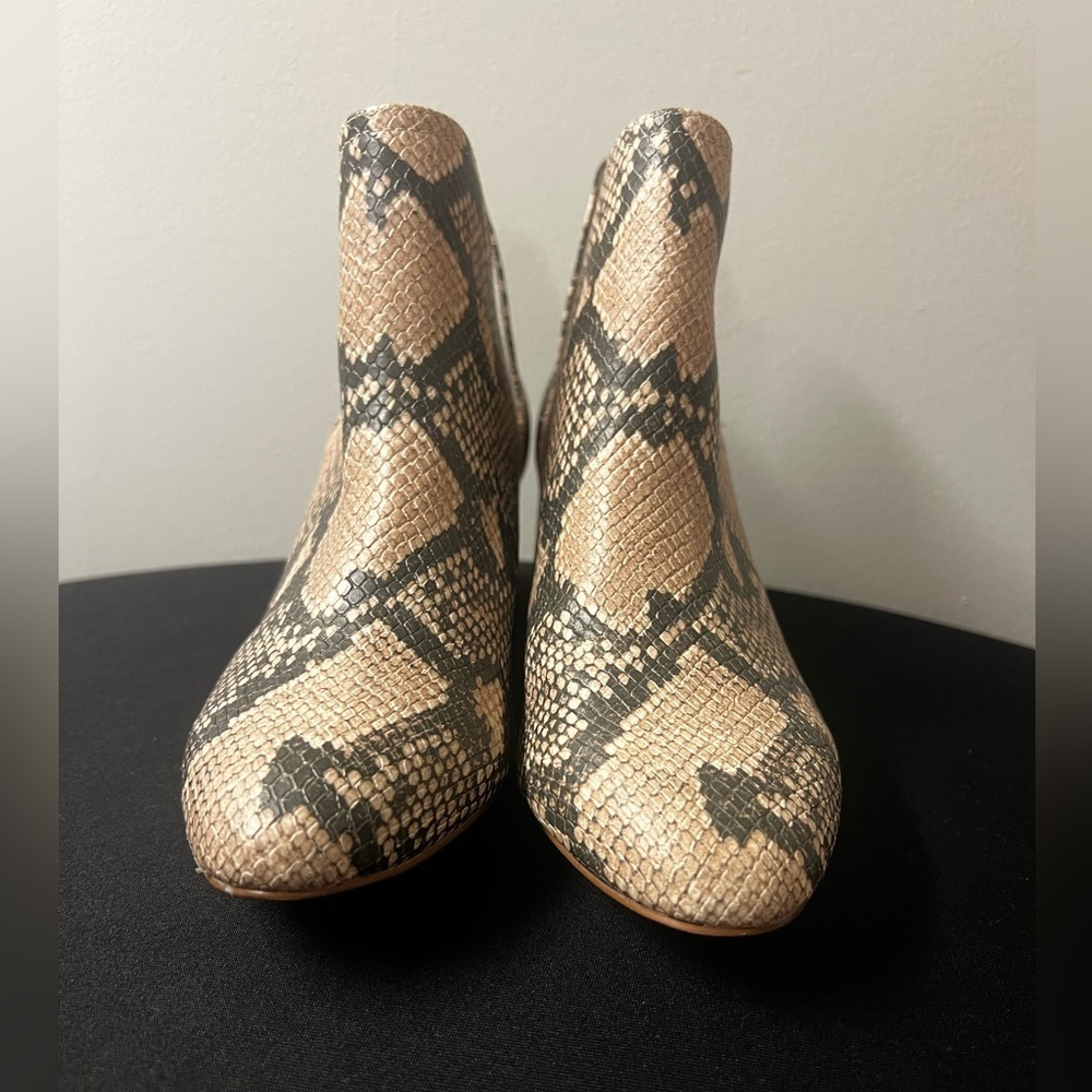 Steve Madden Beige and Black Snakeskin Ankle Boots - Picture 6 of 9